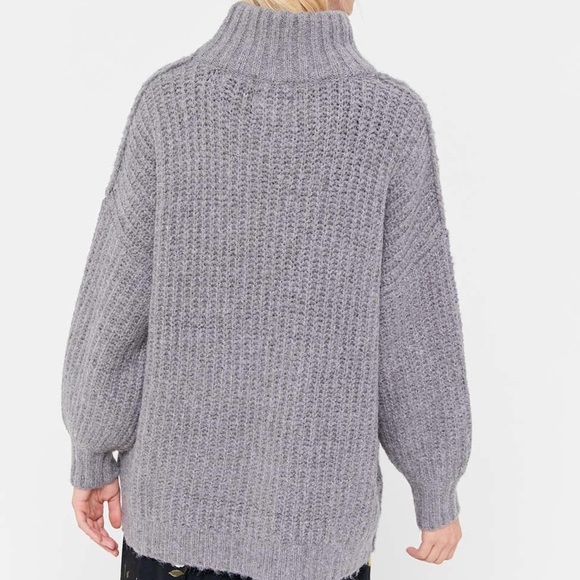 Urban Outfitters Gemini turtleneck, size XS. - Picture 2 of 4
